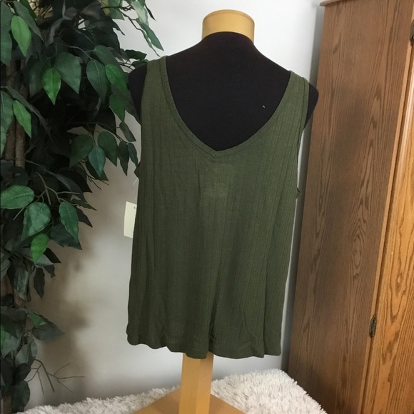 So XL olive forest double v neck tank top (knotted front can be undone) … - Picture 6 of 10